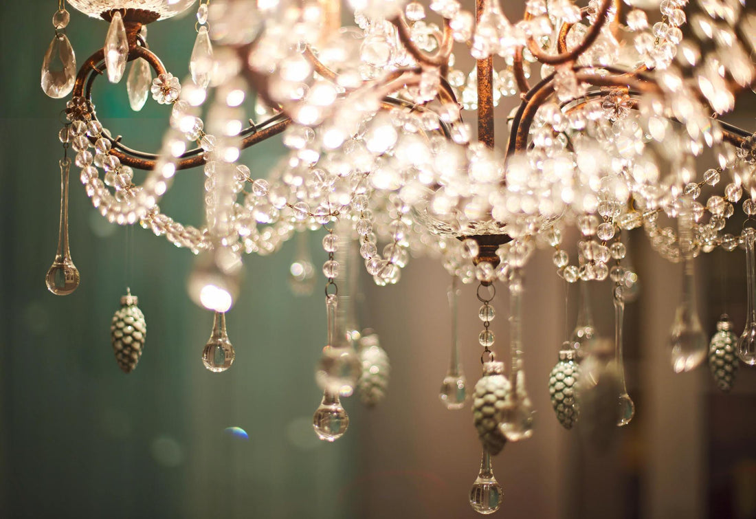 Choosing the Perfect Luxury Chandeliers for Your Home (From Classic to Contemporary)